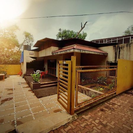 Nivritti Villa Matheran Exteriér fotografie