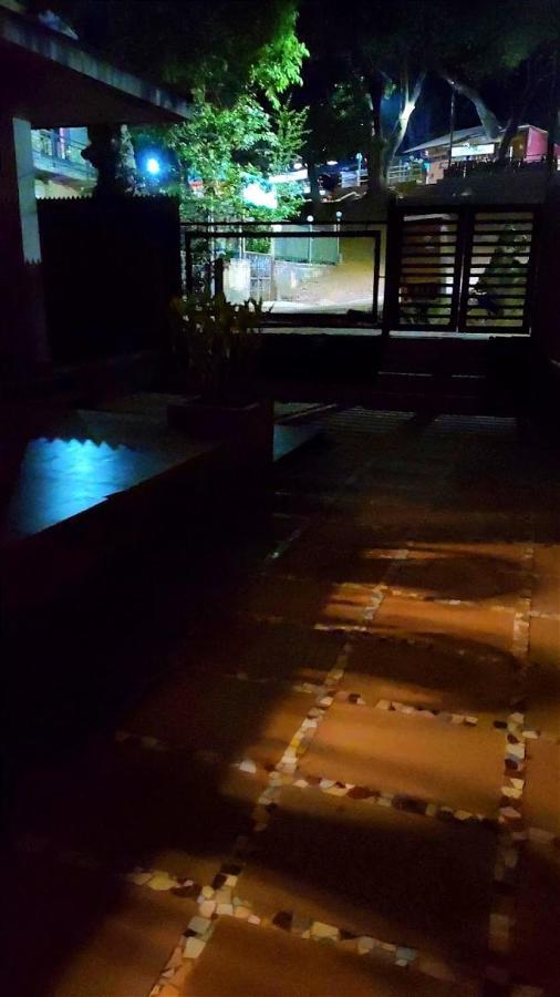 Nivritti Villa Matheran Exteriér fotografie