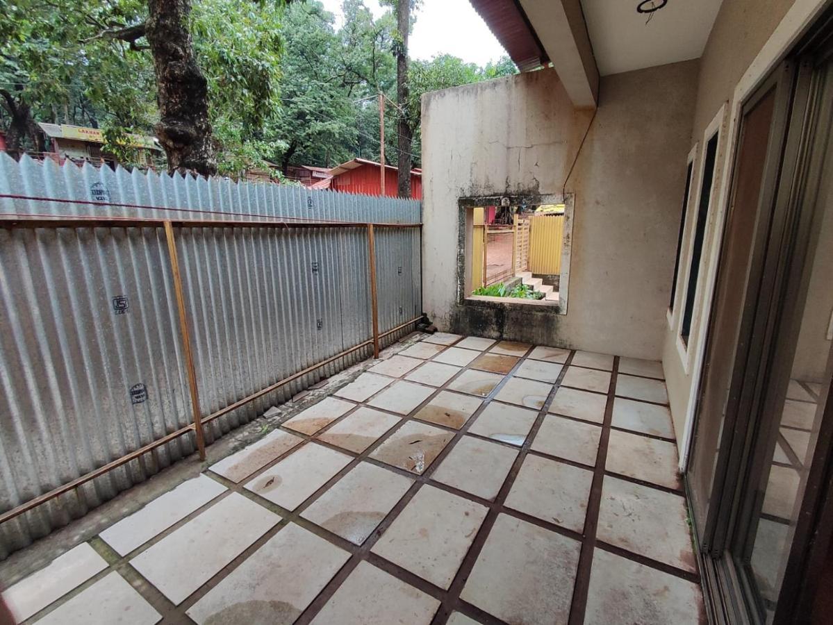 Nivritti Villa Matheran Exteriér fotografie