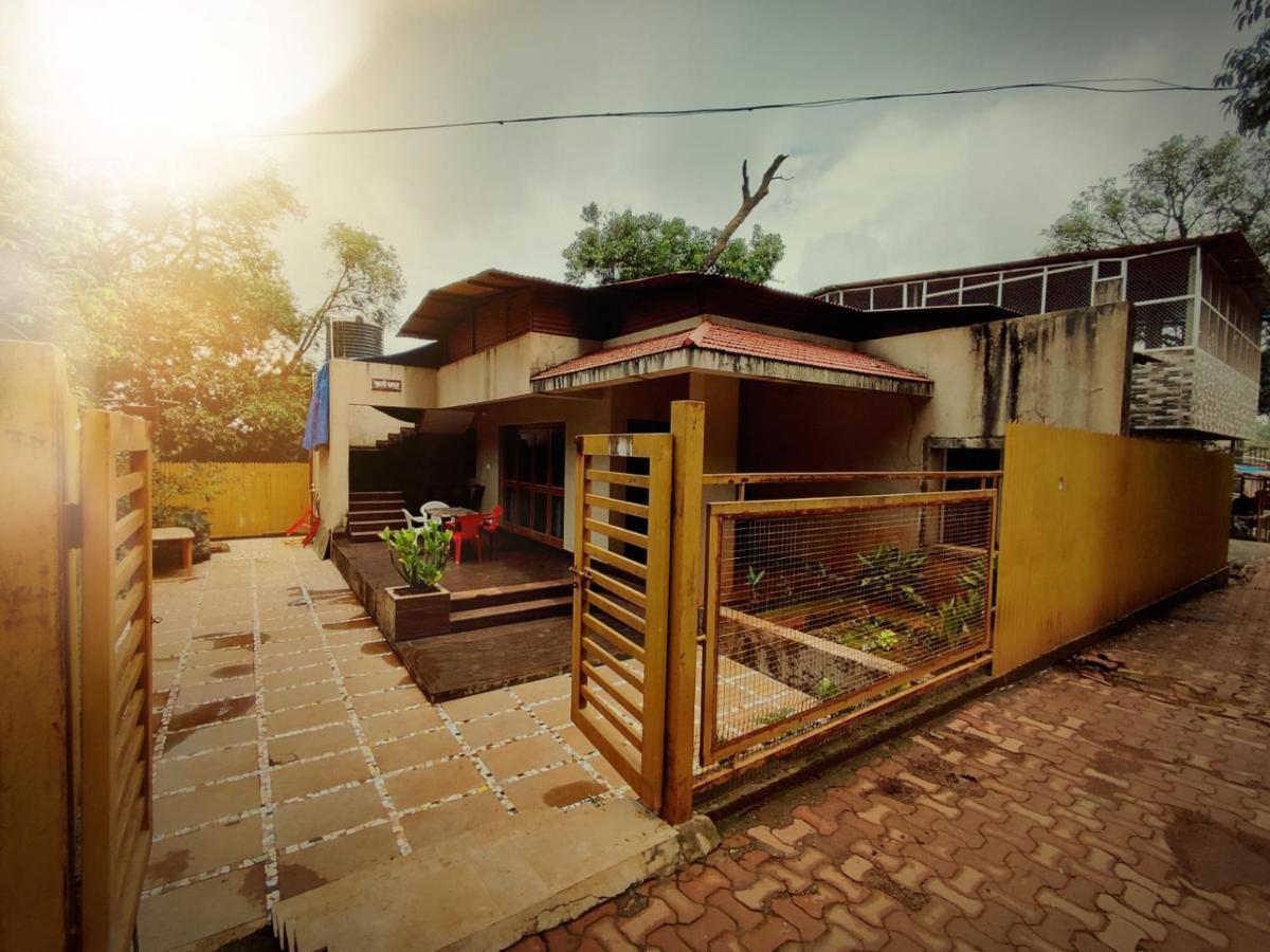 Nivritti Villa Matheran Exteriér fotografie