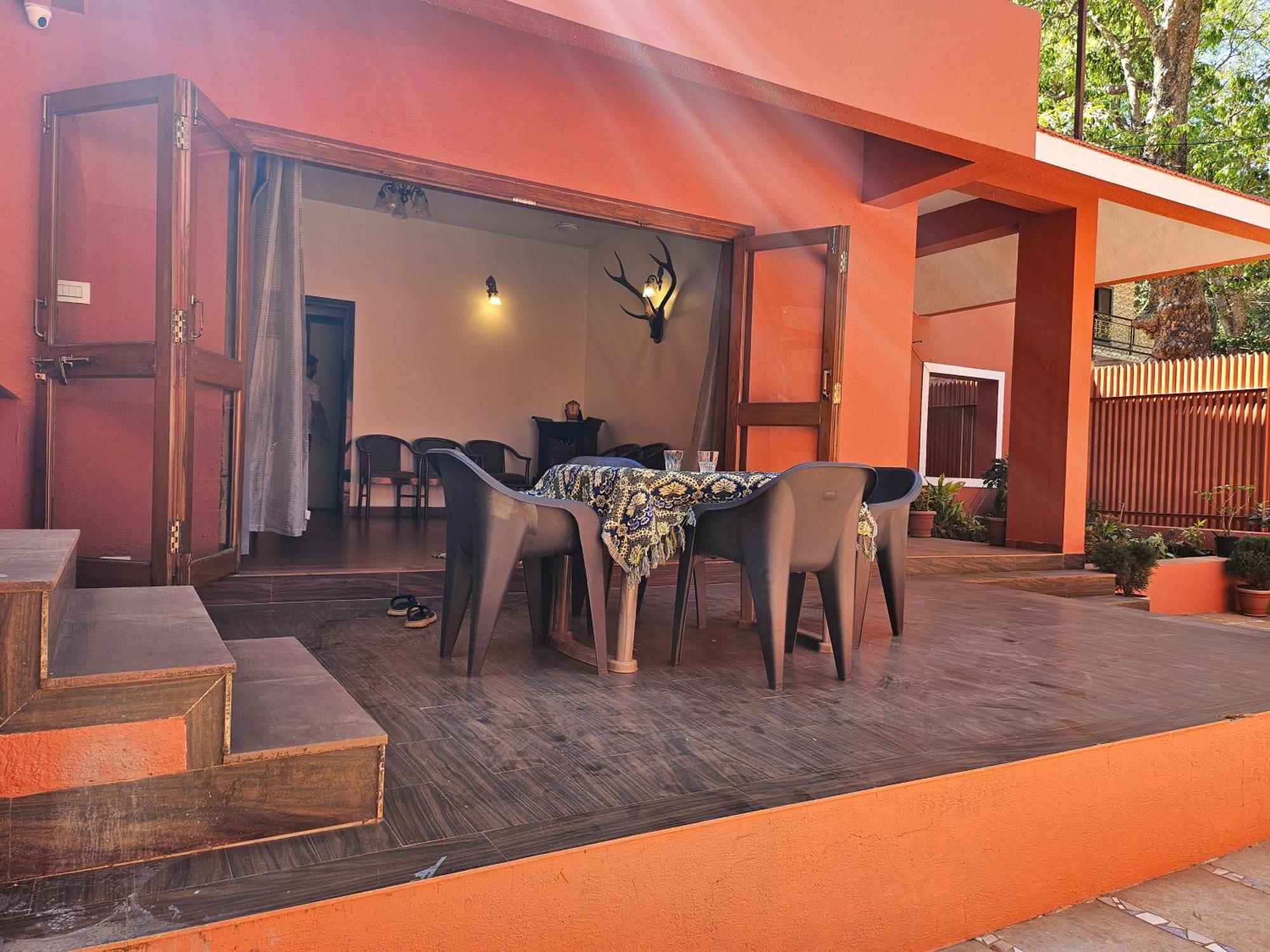 Nivritti Villa Matheran Exteriér fotografie