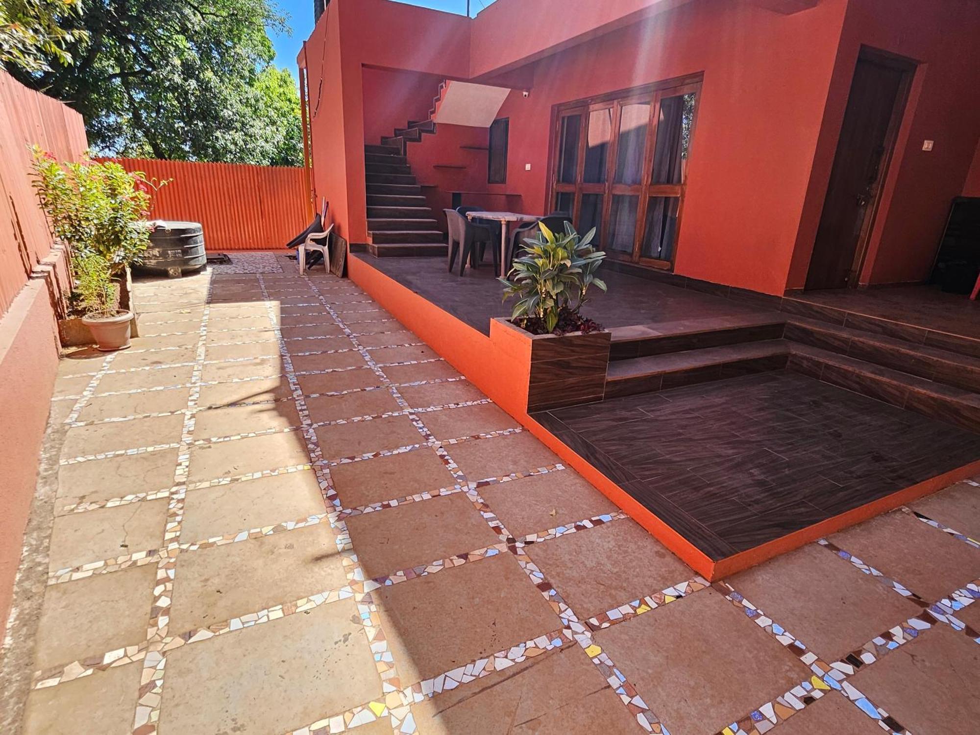 Nivritti Villa Matheran Exteriér fotografie